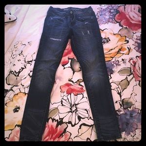 Distressed skinny jeans